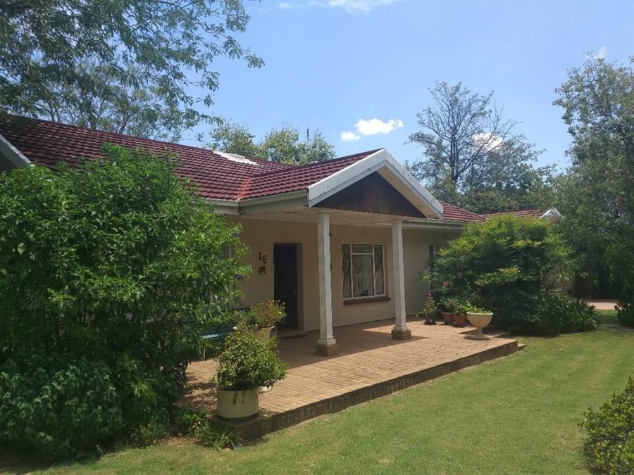 4 Bedroom Property for Sale in Ottosdal North West